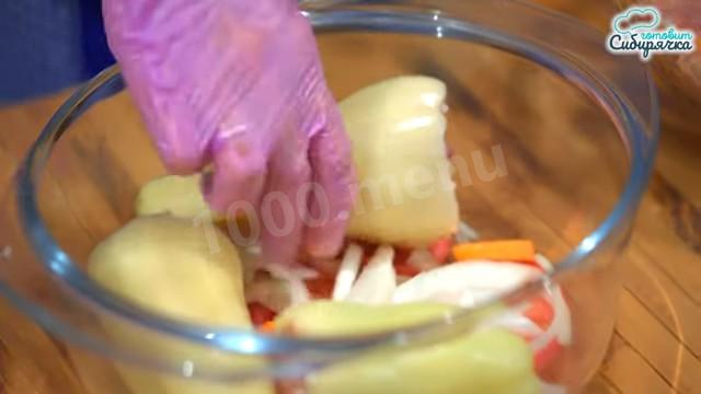 Шаг 11 приготовления Фаршированный мясом болгарский перец в духовке со сметаной
