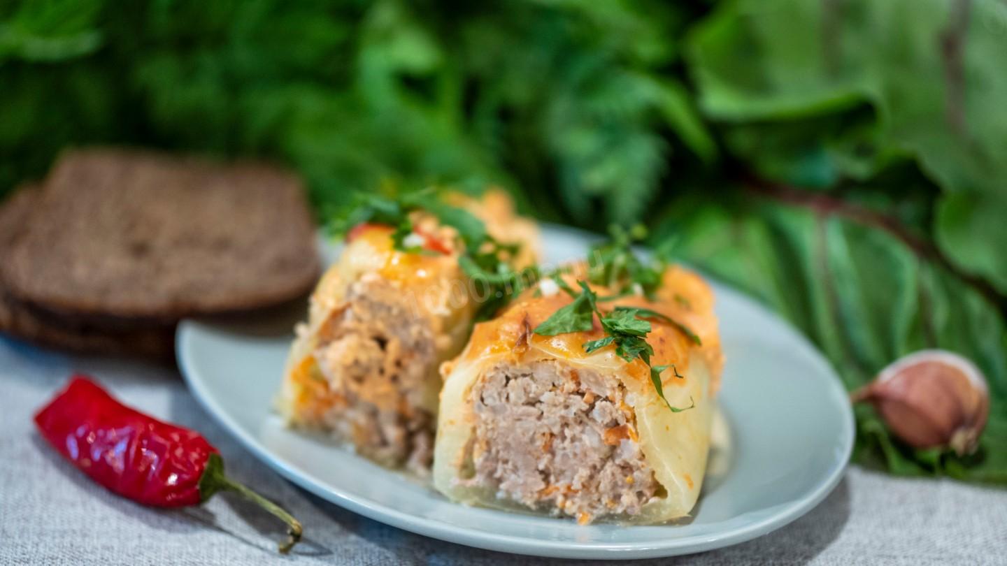 Шаг 23 приготовления Фаршированный мясом болгарский перец в духовке со сметаной