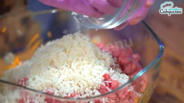 Шаг 5 приготовления Фаршированный мясом болгарский перец в духовке со сметаной