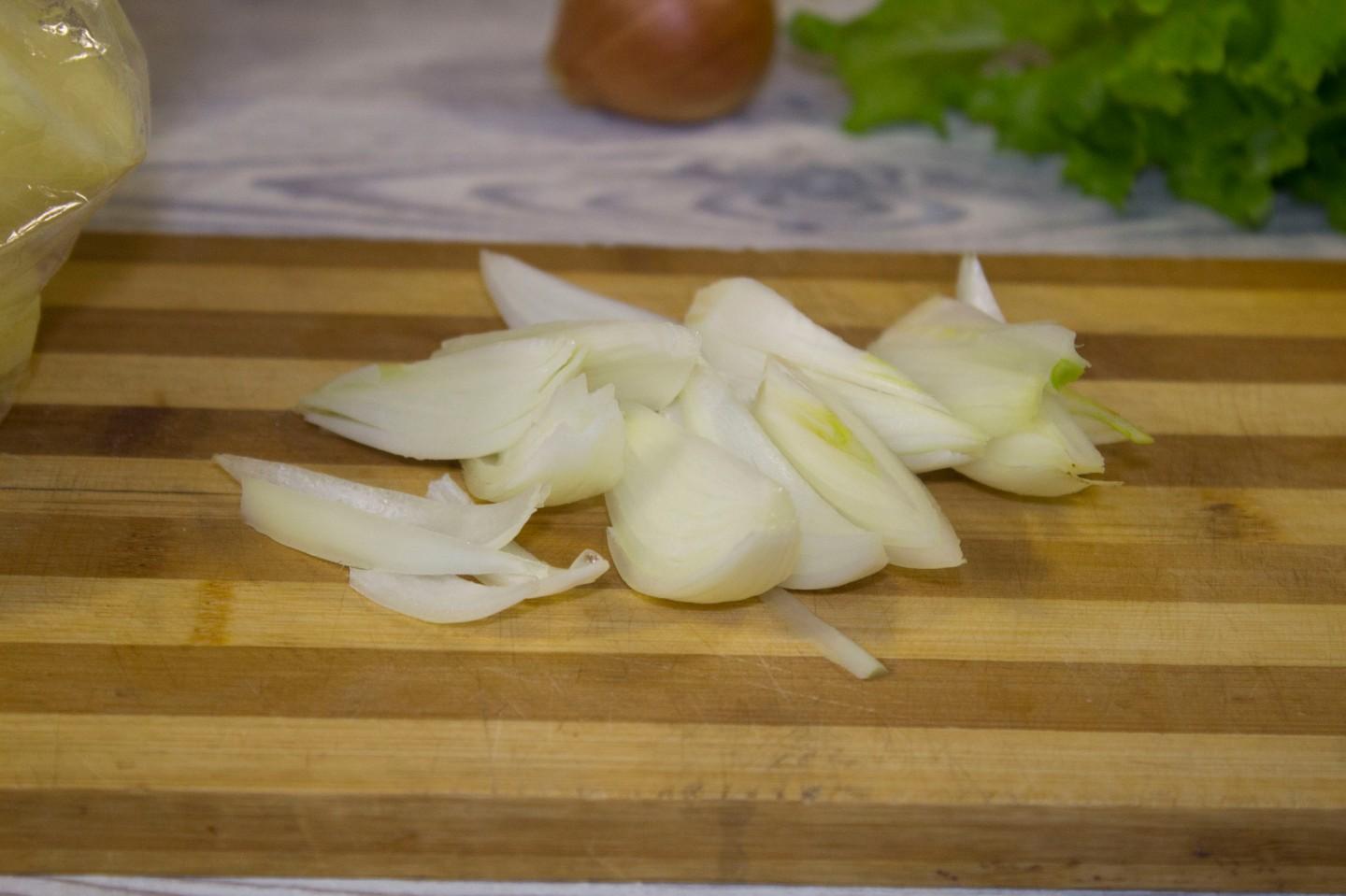 Шаг 9 приготовления Куриные ножки с картошкой в рукаве
