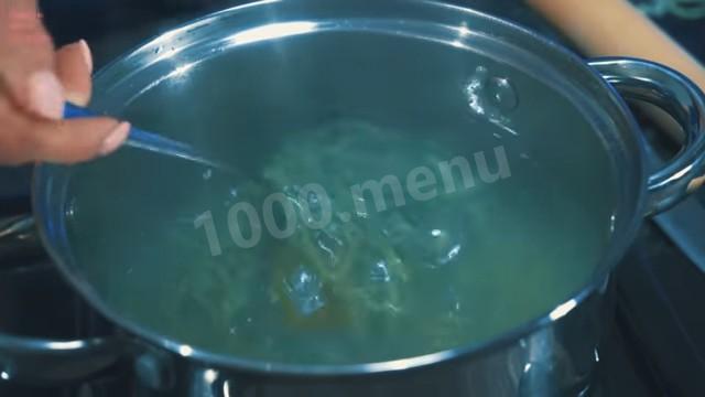 Шаг 17 приготовления Домашняя лапша с куриным яйцом,  шпинатом и твердым сыром