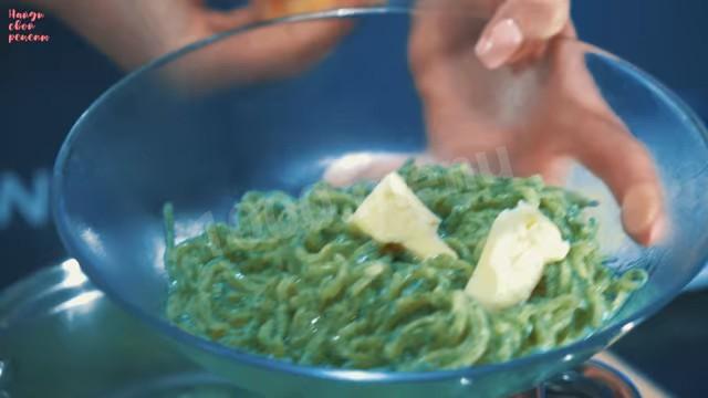 Шаг 19 приготовления Домашняя лапша с куриным яйцом,  шпинатом и твердым сыром