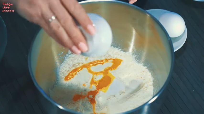 Шаг 4 приготовления Домашняя лапша с куриным яйцом,  шпинатом и твердым сыром