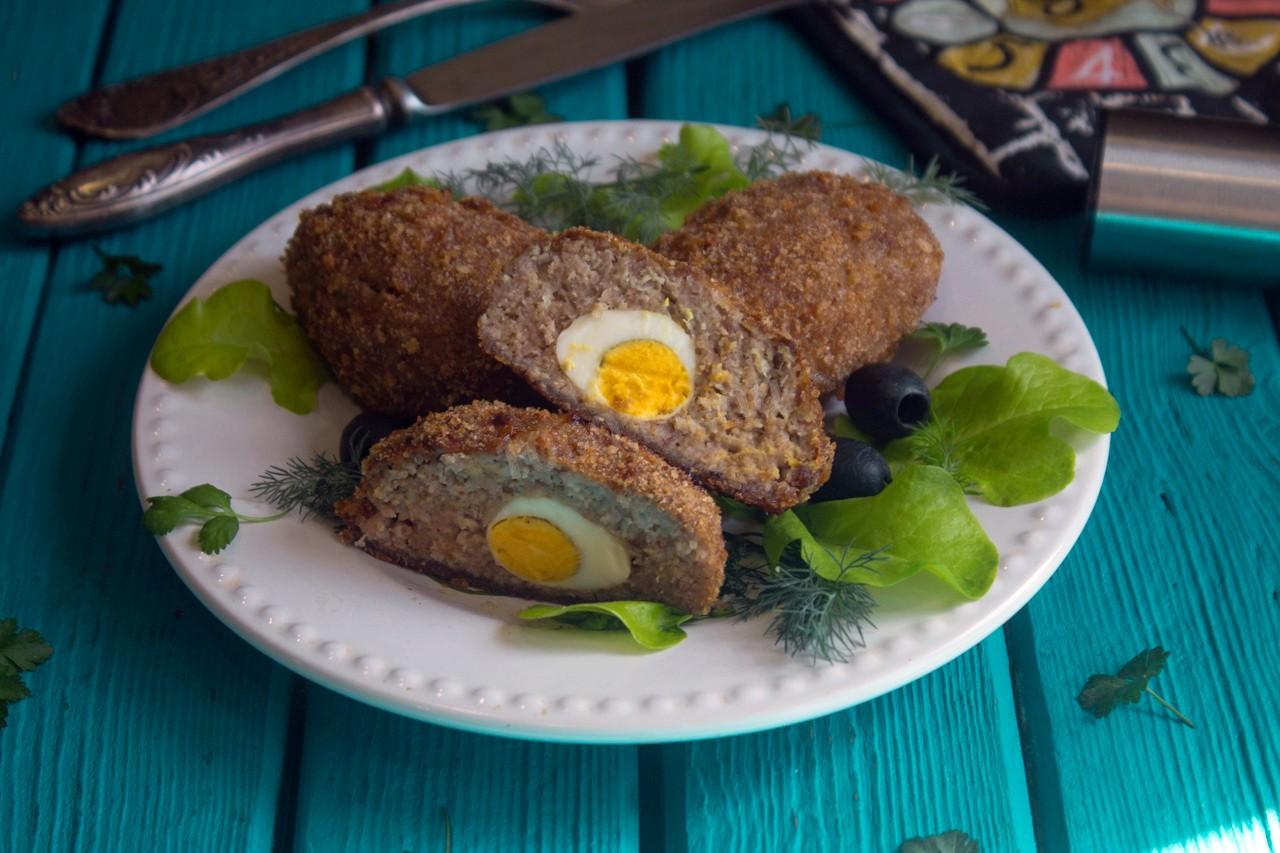 Шаг 15 приготовления Зразы мясные с перепелиным яйцом в духовке