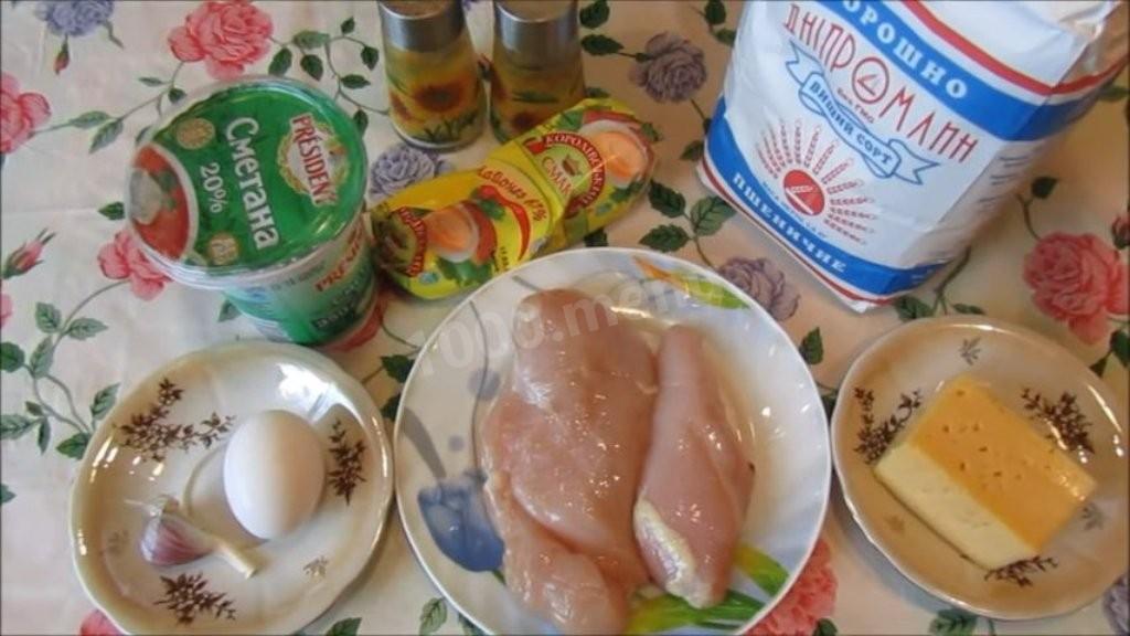Шаг 1 приготовления Куриные котлеты с твердым  сыром и чесноком