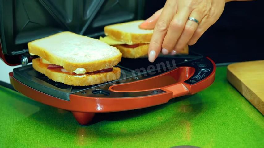 Шаг 18 приготовления Закрытая пицца - омлет с сыром и полукопченой колбасой