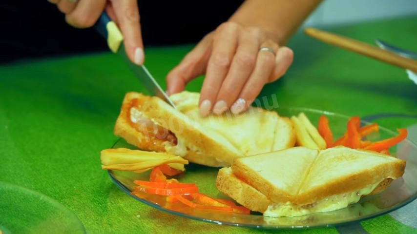 Шаг 19 приготовления Закрытая пицца - омлет с сыром и полукопченой колбасой