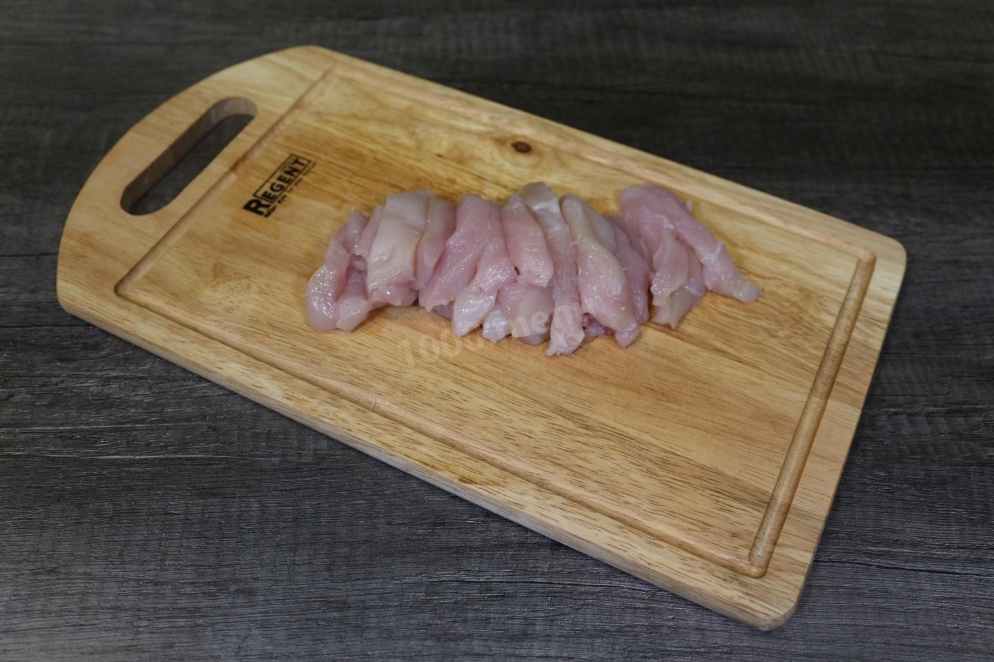 Шаг 3 приготовления Яичная лапша с курицей и овощами под соусом терияки