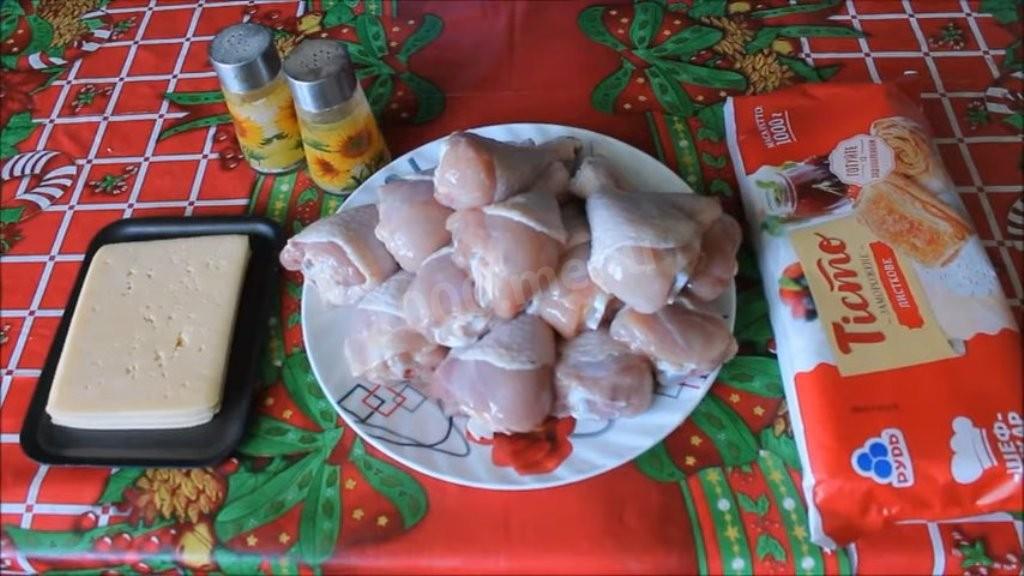 Шаг 1 приготовления Куриные ножки в слоеном бездрожжевом тесте