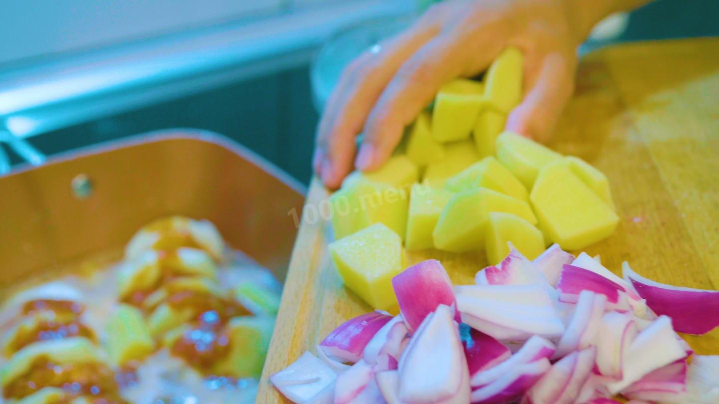 Шаг 12 приготовления Куриная грудка с яблоком под острым томатным соусом