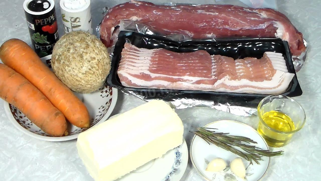Шаг 1 приготовления Свиные медальоны в беконе с овощами
