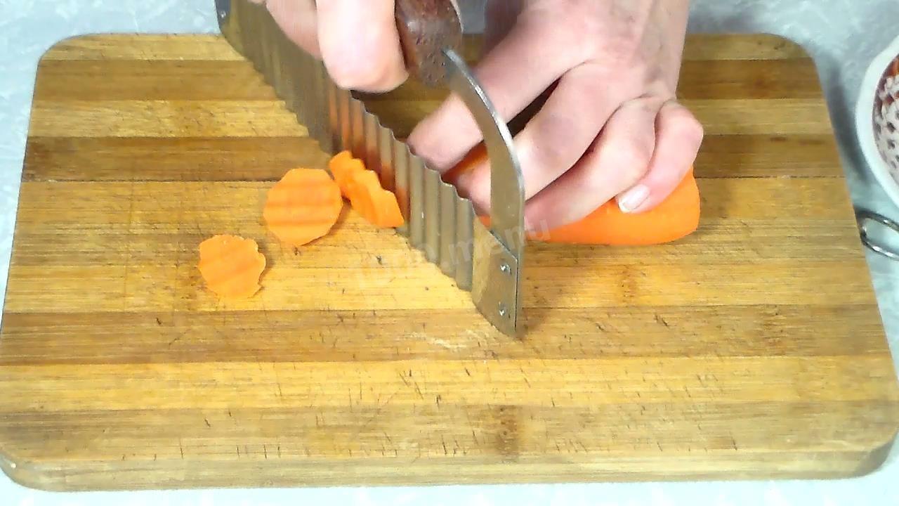 Шаг 7 приготовления Свиные медальоны в беконе с овощами