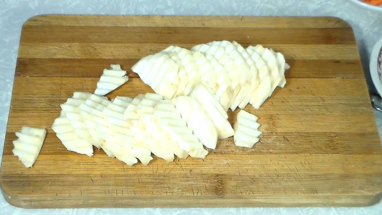 Шаг 8 приготовления Свиные медальоны в беконе с овощами