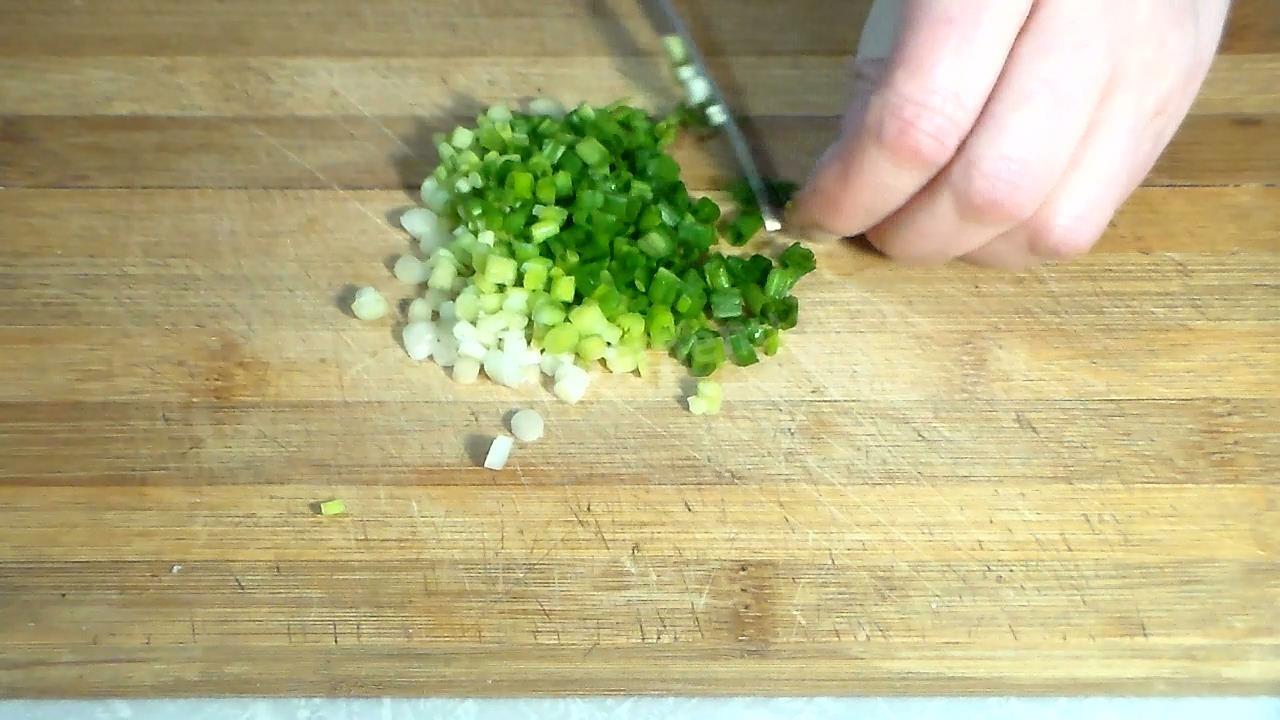 Шаг 2 приготовления Жареные пирожки на кефире с картошкой и грибами