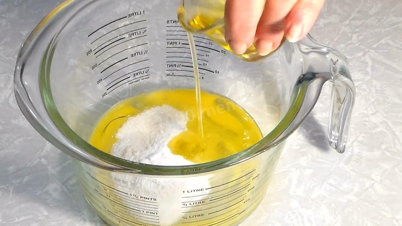 Шаг 4 приготовления Жареные пирожки на кефире с картошкой и грибами