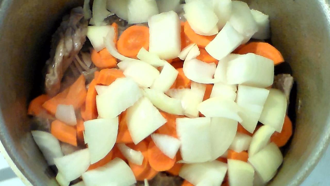 Шаг 6 приготовления Жаркое по-домашнему из козьего мяса