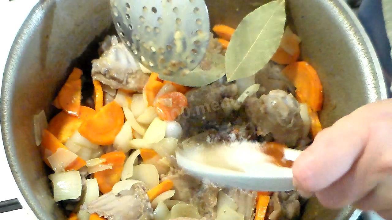 Шаг 7 приготовления Жаркое по-домашнему из козьего мяса