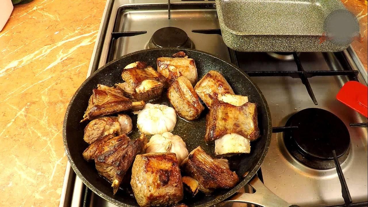 Шаг 3 приготовления Говяжьи ребрышки томленые в духовке