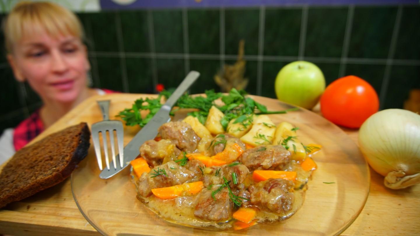 Шаг 16 приготовления Мясо говядины в сливово-яблочном соусе