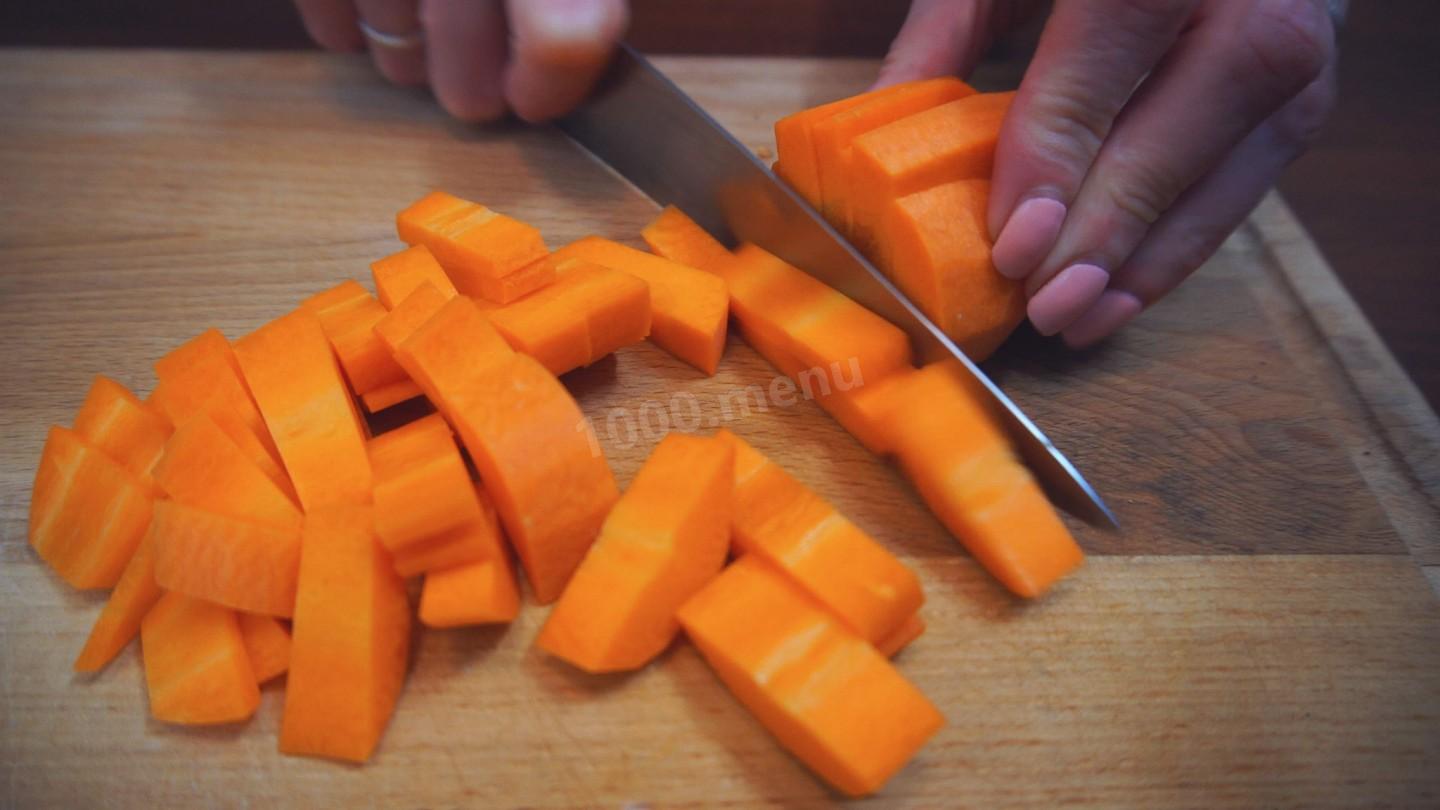 Шаг 9 приготовления Мясо говядины в сливово-яблочном соусе