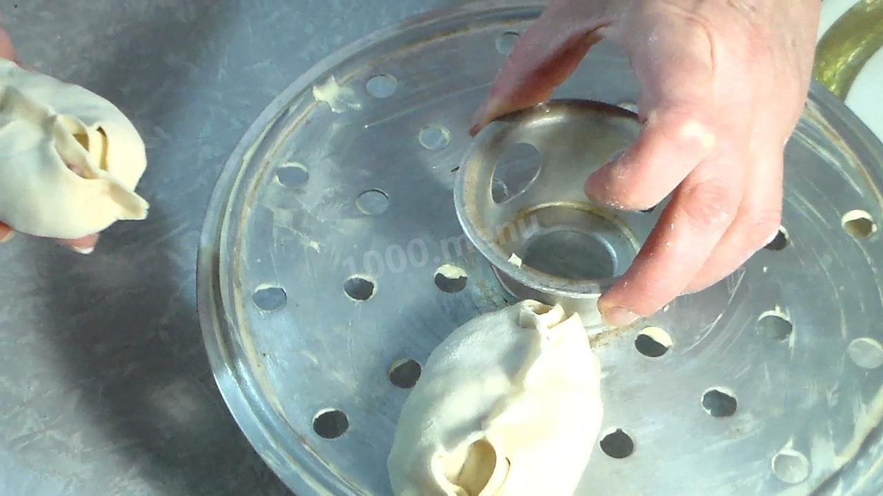 Шаг 11 приготовления Манты со свиным и говяжьим фаршем