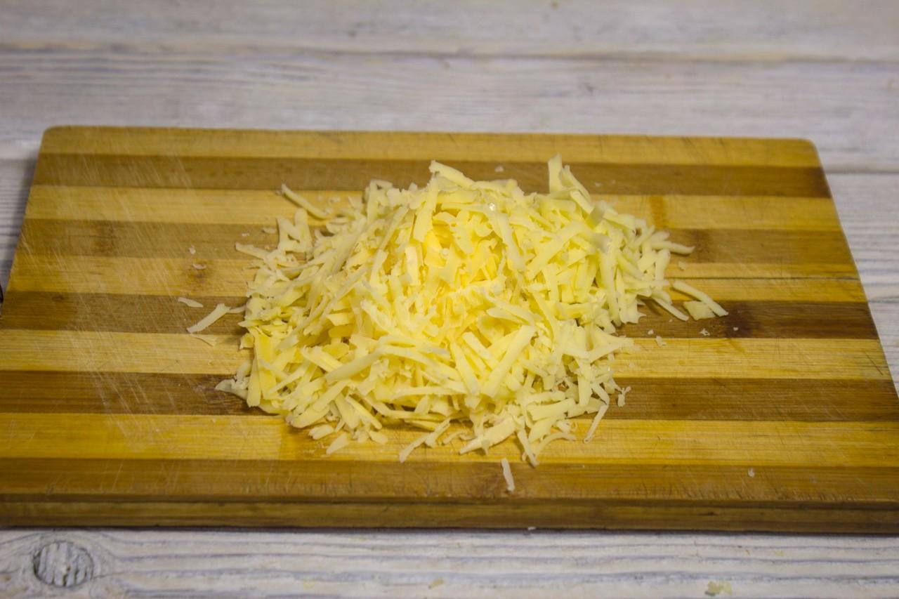 Шаг 11 приготовления Мясные гнезда с перепелиными яйцами в духовке