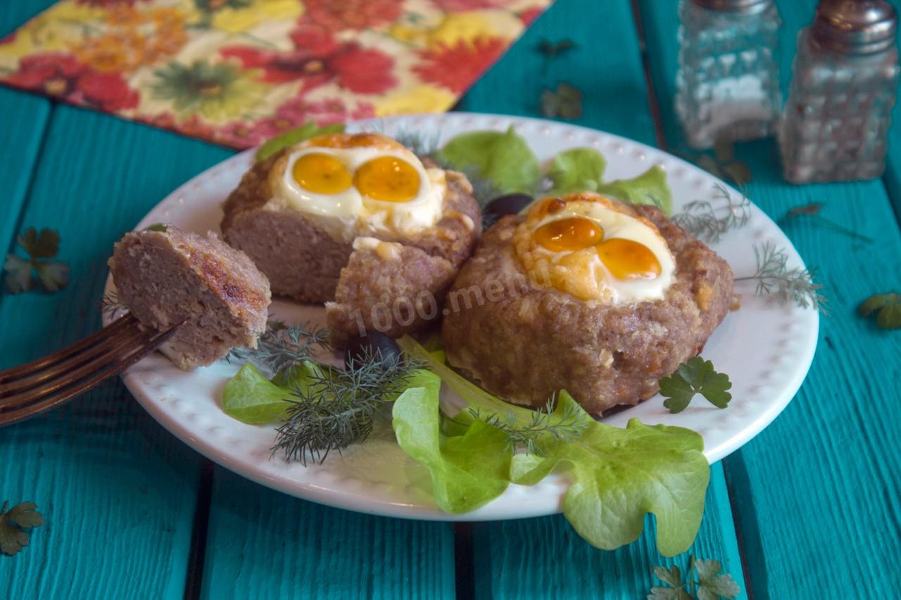 Шаг 17 приготовления Мясные гнезда с перепелиными яйцами в духовке
