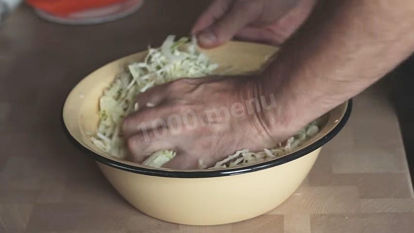 Шаг 2 приготовления Тушеная капуста по-русски