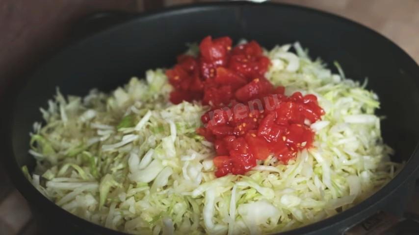 Шаг 3 приготовления Тушеная капуста по-русски