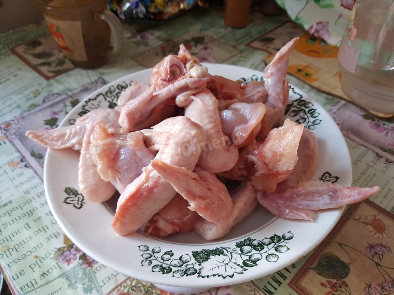 Шаг 1 приготовления Куриные крылья в сладко-соленом соусе в микроволновке