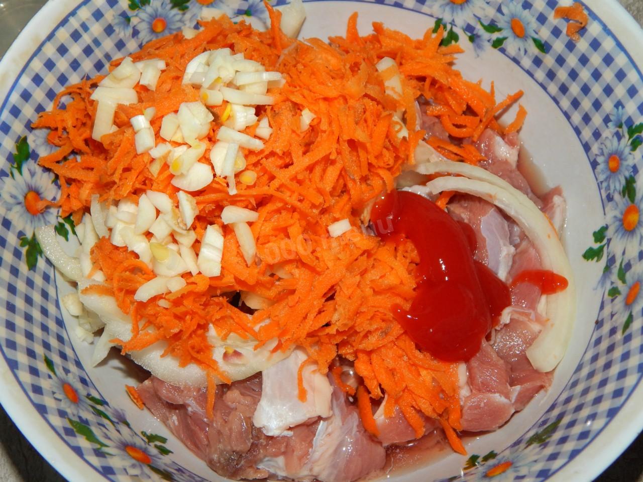 Шаг 4 приготовления Мясо по гусарски на сковороде