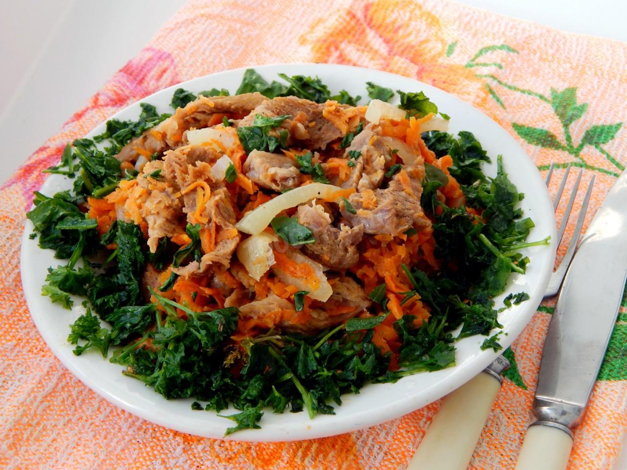 Шаг 7 приготовления Мясо по гусарски на сковороде