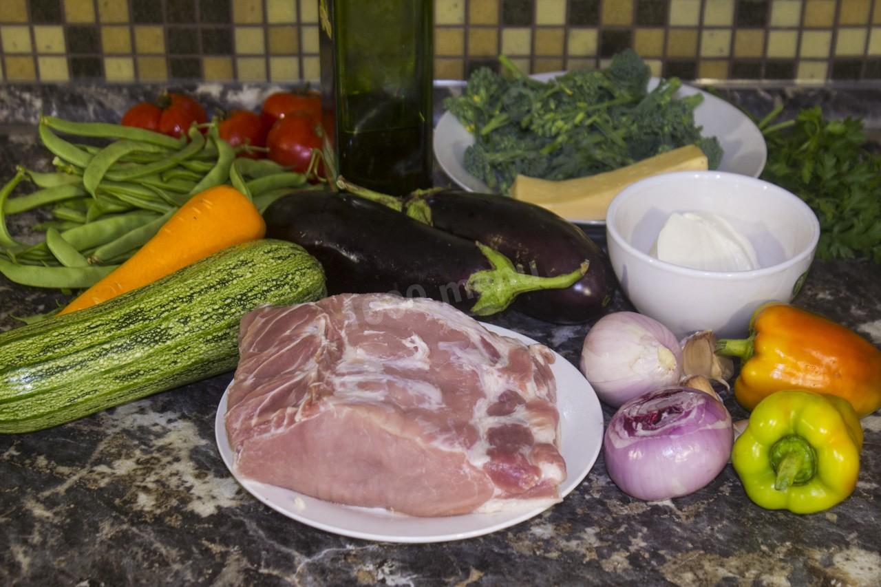 Шаг 1 приготовления Мясо запеченное с овощами