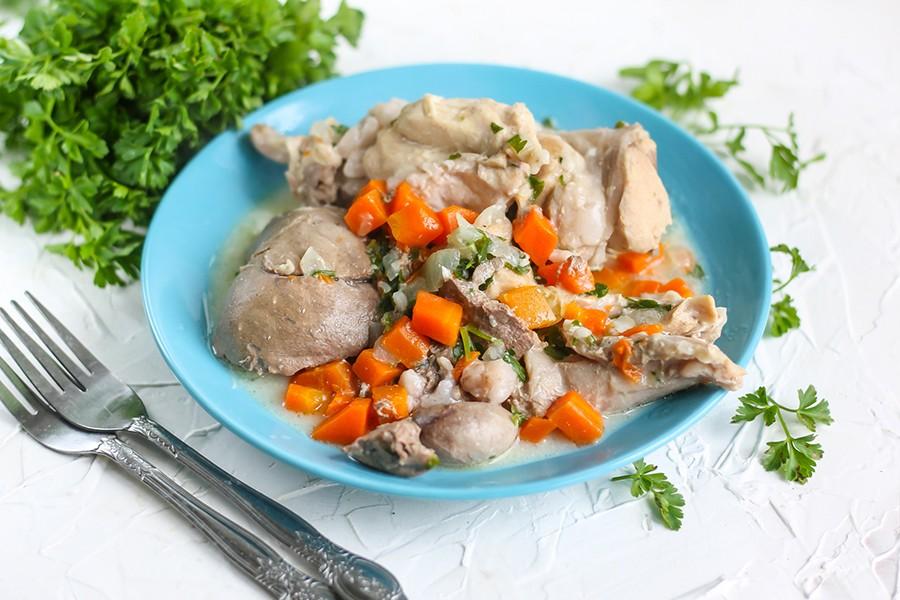 Обложка рецепта Мясо кролика тушеное в мультиварке