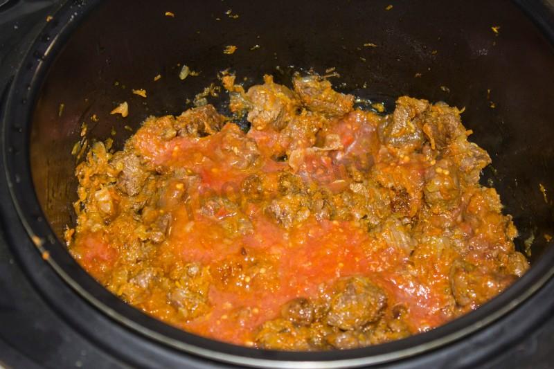 Шаг 13 приготовления Картошка с говядиной и морковью в мультиварке