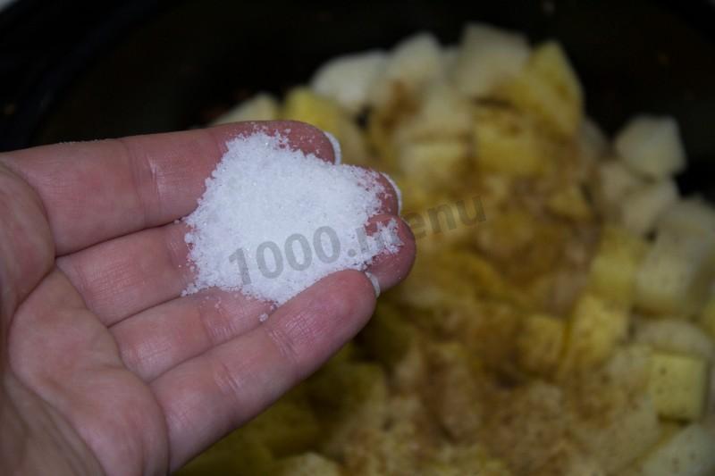 Шаг 20 приготовления Картошка с говядиной и морковью в мультиварке