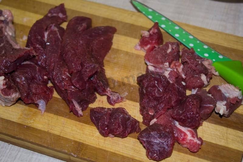 Шаг 5 приготовления Картошка с говядиной и морковью в мультиварке