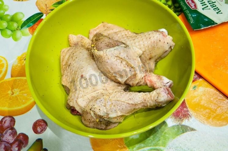 Шаг 1 приготовления Куриные окорочка в собственном соку в мультиварке