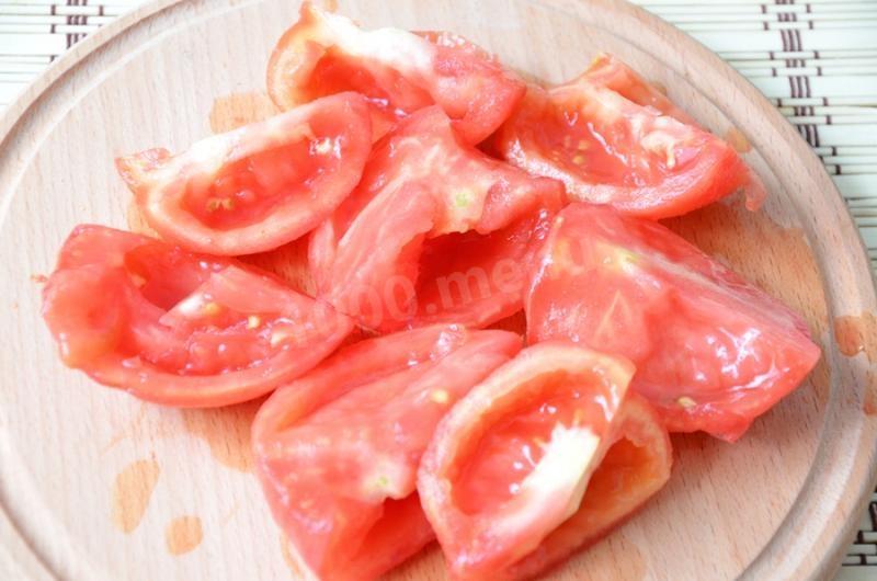 Шаг 7 приготовления Пицца с томатным соусом без мяса и колбасы