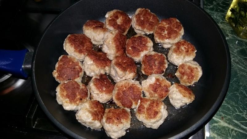 Шаг 5 приготовления Мясные шарики по-бразильски