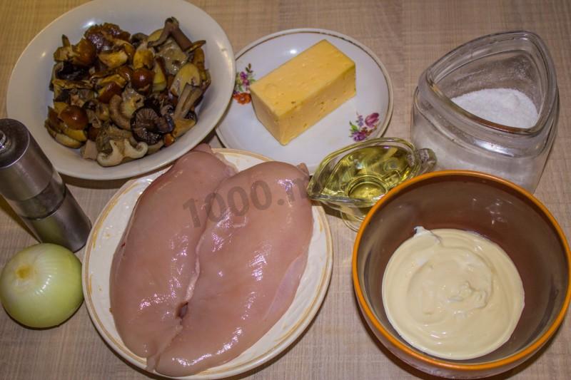 Шаг 1 приготовления Новогодние отбивные с сыром и грибами в духовке куриные