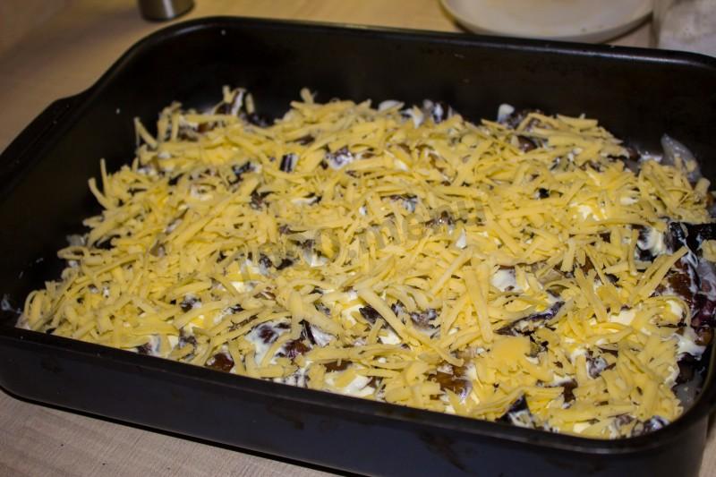 Шаг 14 приготовления Новогодние отбивные с сыром и грибами в духовке куриные