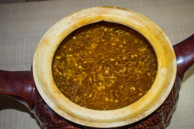 Шаг 15 приготовления Каша из перловки с томатным соком и говядиной в духовке