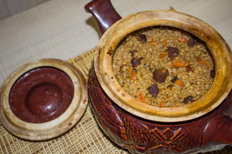 Шаг 17 приготовления Каша из перловки с томатным соком и говядиной в духовке