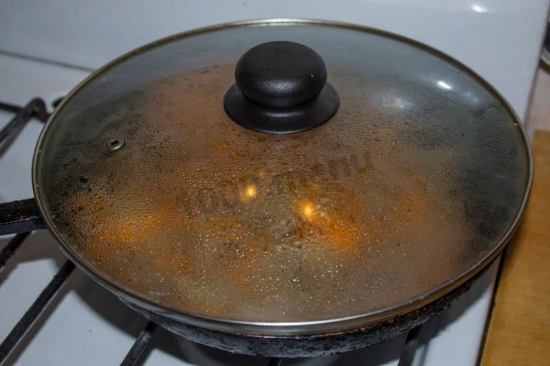 Шаг 9 приготовления Каша из перловки с томатным соком и говядиной в духовке