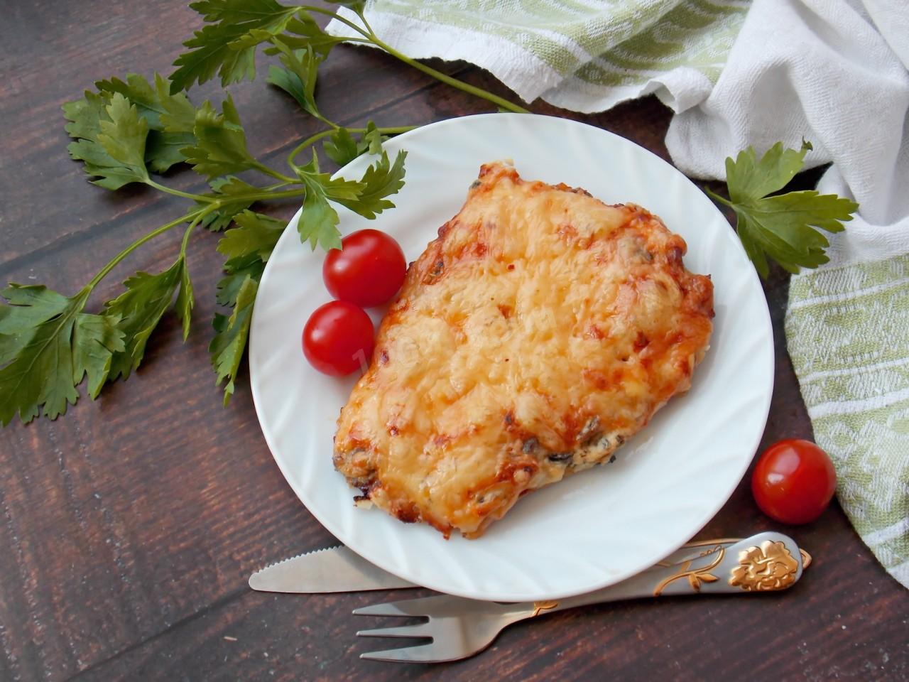 Шаг 11 приготовления Отбивная с грибами и сыром из свинины в духовке