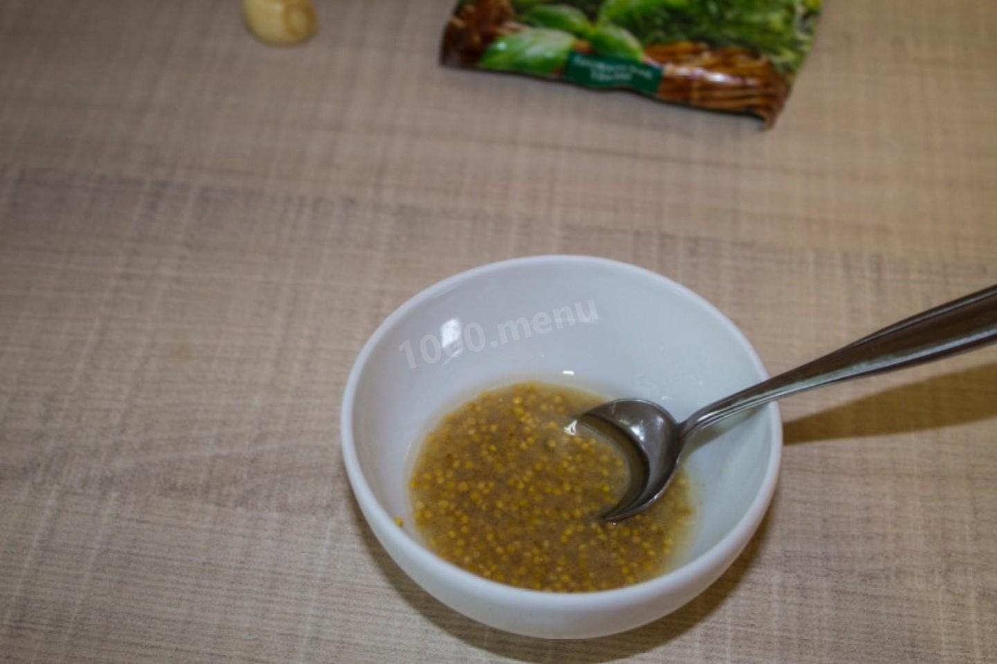 Шаг 5 приготовления Курица с рисом внутри и чесноком