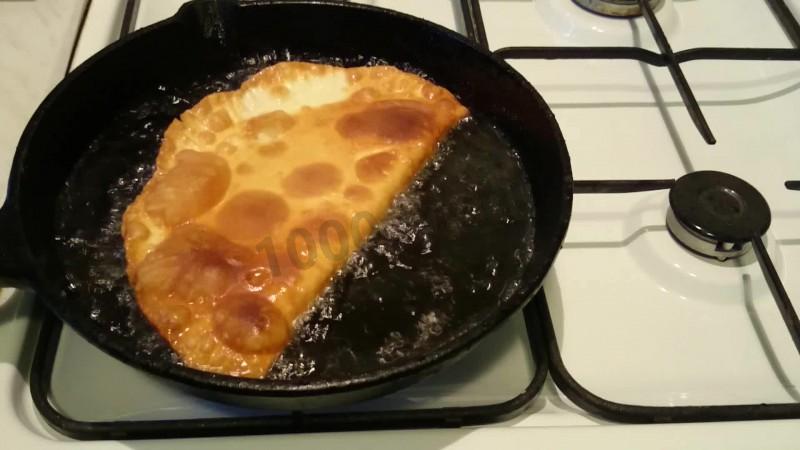 Шаг 9 приготовления Чебуреки с мясным фаршем