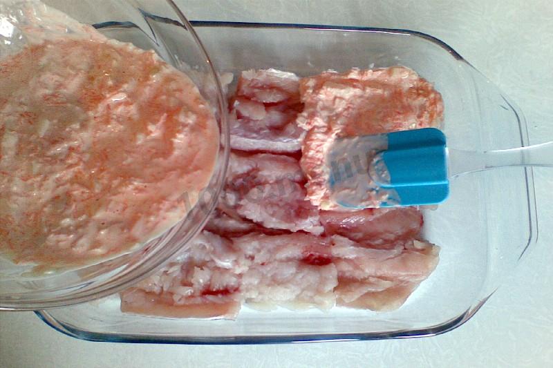 Шаг 12 приготовления Сочный хек под вкусной шубой