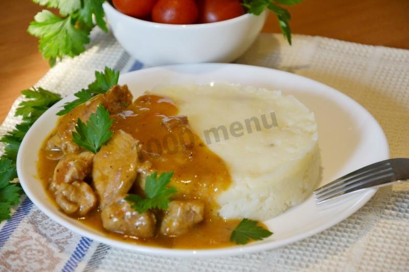 Шаг 11 приготовления Подливка мясная с мукой и томатной пастой